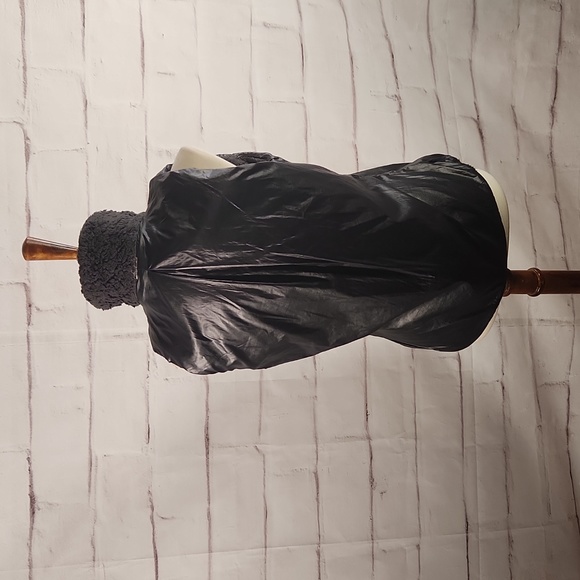 Patagonia Reversible Vest - Picture 7 of 7